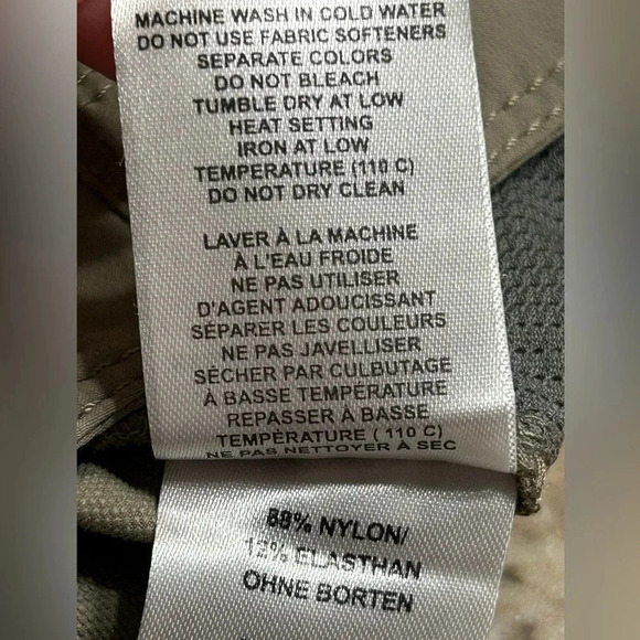 LOLE light green sage walking Bermuda shorts for women .zippered  front pockets - Picture 15 of 16